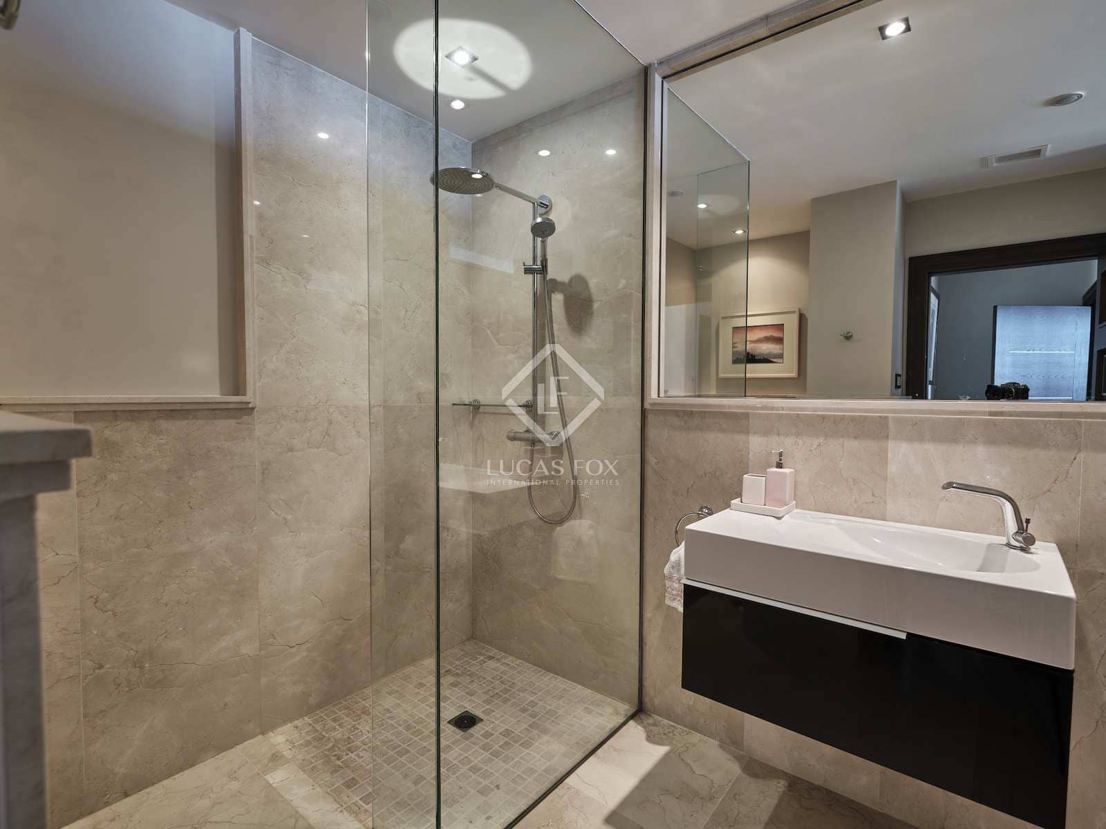 5 soverom Villa til salgs i Manilva med svømmebasseng garasje - € 3 295 000 (Ref: 8242695)