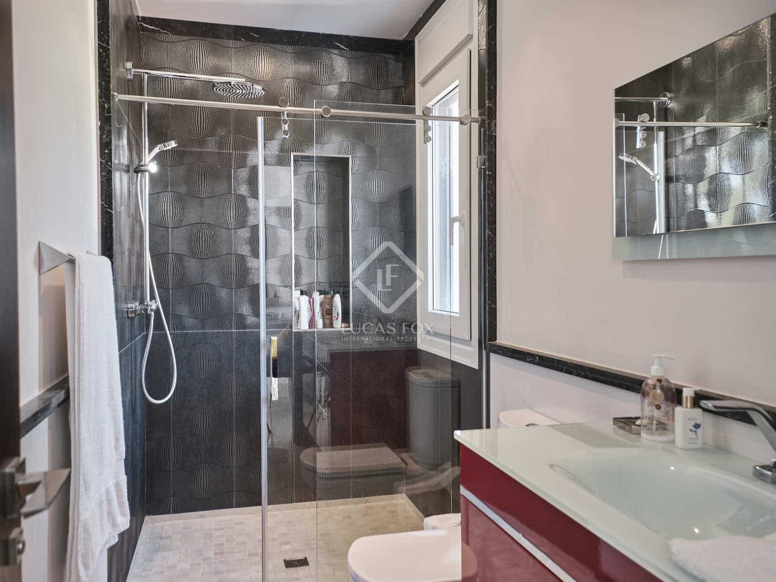 5 soverom Villa til salgs i Manilva med svømmebasseng garasje - € 3 295 000 (Ref: 8242695)