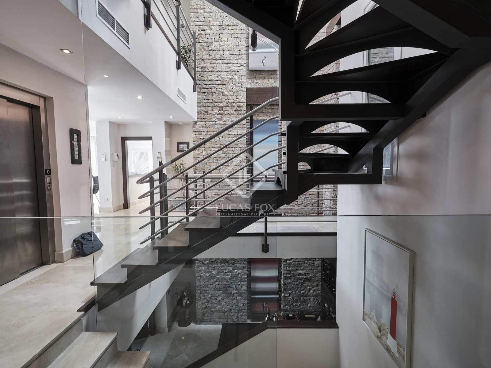 5 soverom Villa til salgs i Manilva med svømmebasseng garasje - € 3 295 000 (Ref: 8242695)