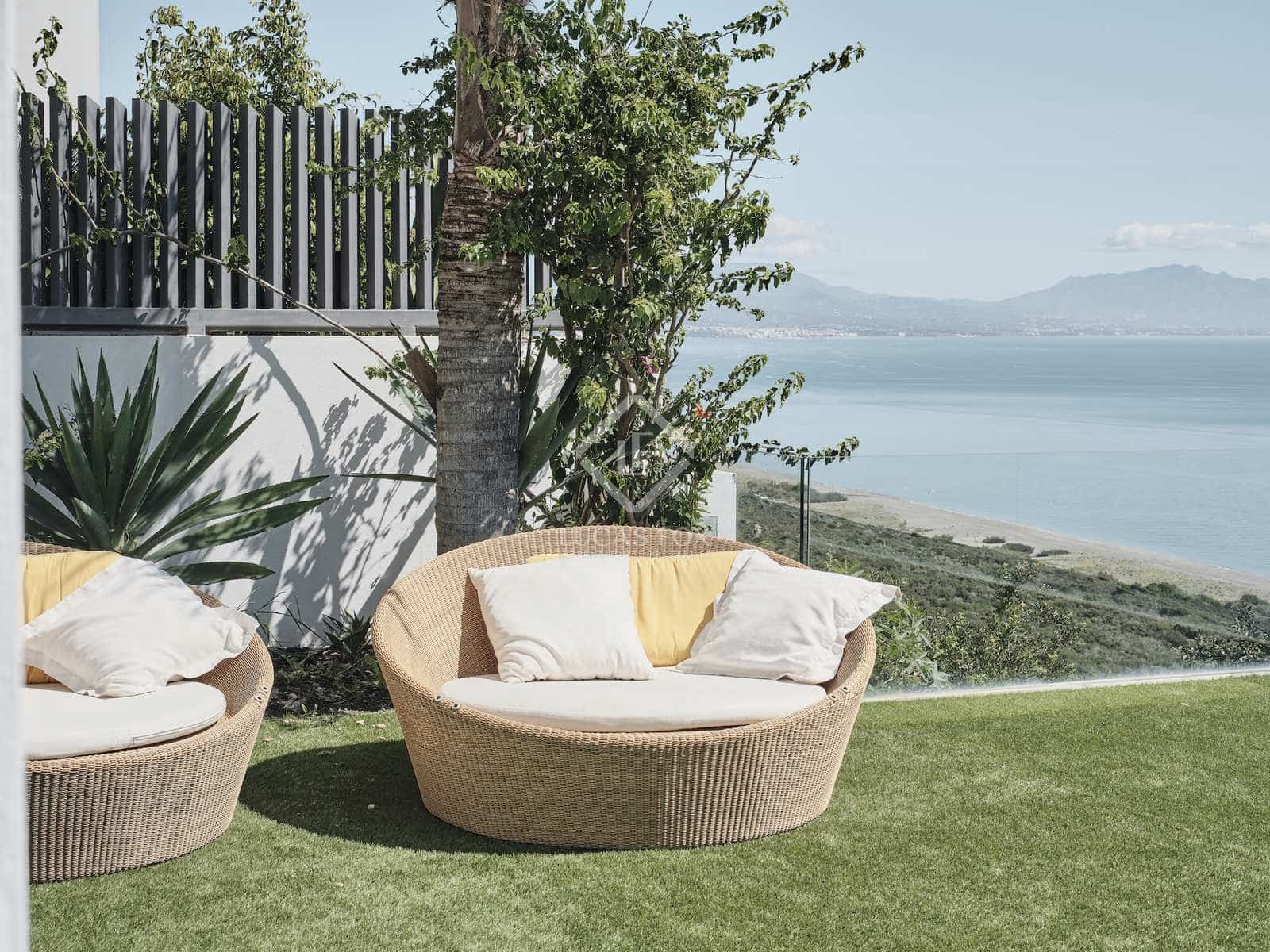 5 soverom Villa til salgs i Manilva med svømmebasseng garasje - € 3 295 000 (Ref: 8242695)