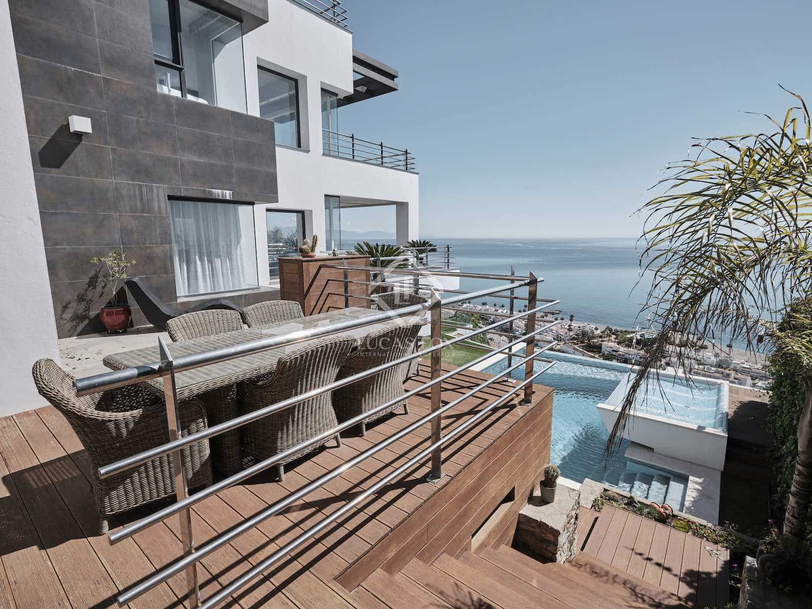 5 soverom Villa til salgs i Manilva med svømmebasseng garasje - € 3 295 000 (Ref: 8242695)