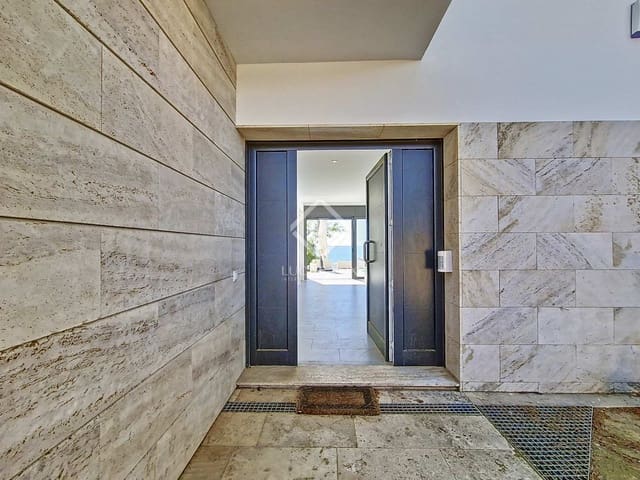 5 Zimmer Villa zu vermieten in Vilanova i la Geltrú mit Garage - 8.000 € (Ref: 8243514)