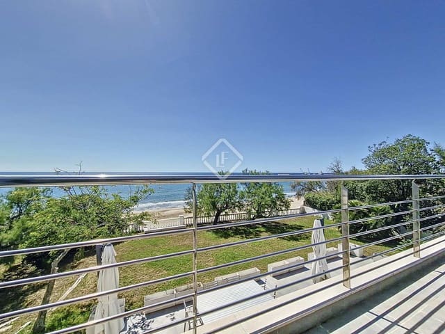 5 Zimmer Villa zu vermieten in Vilanova i la Geltrú mit Garage - 8.000 € (Ref: 8243514)