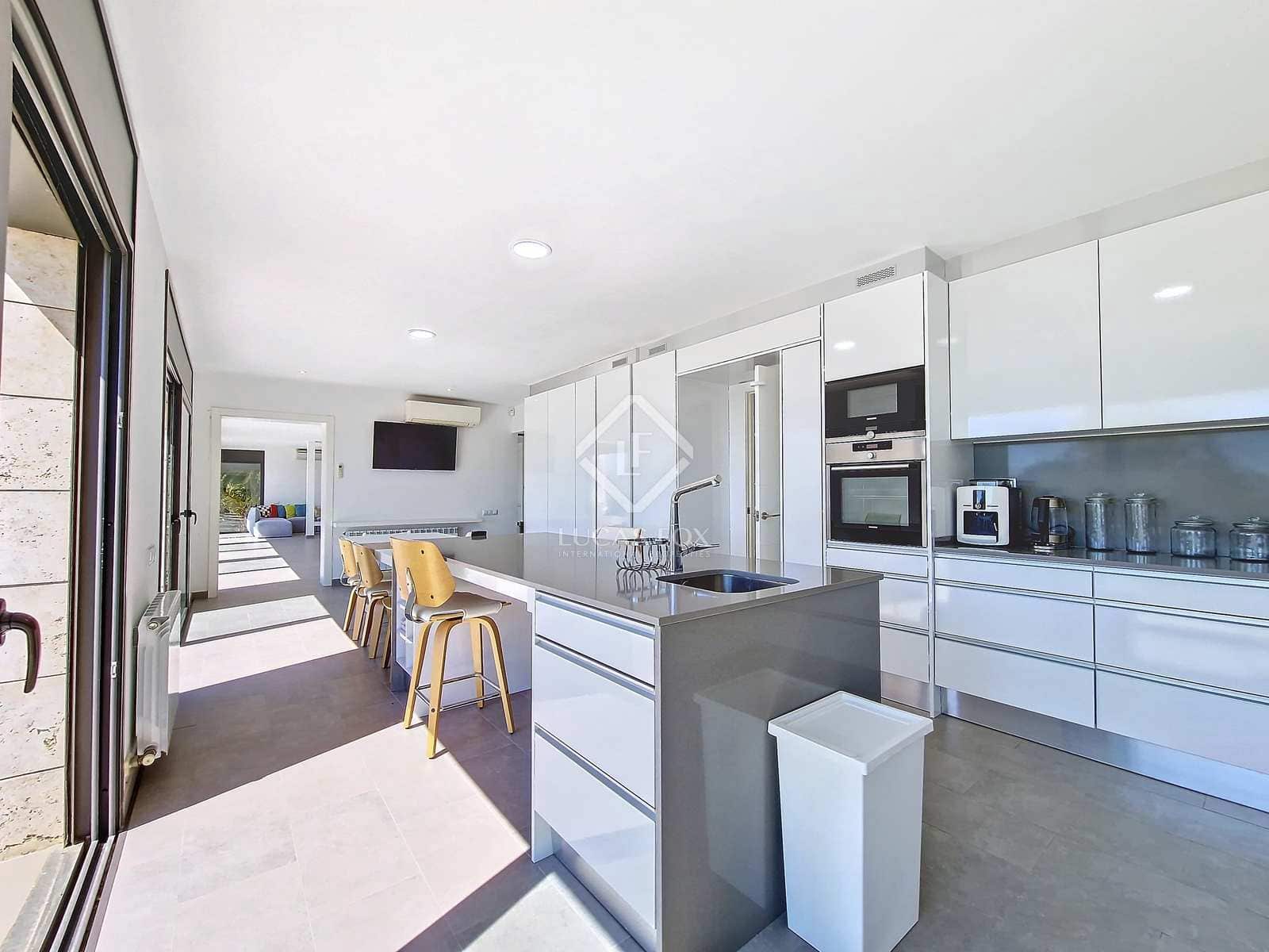 5 soveværelse Villa til leje i Vilanova i la Geltru med garage - € 8.000 (Ref: 8243514)