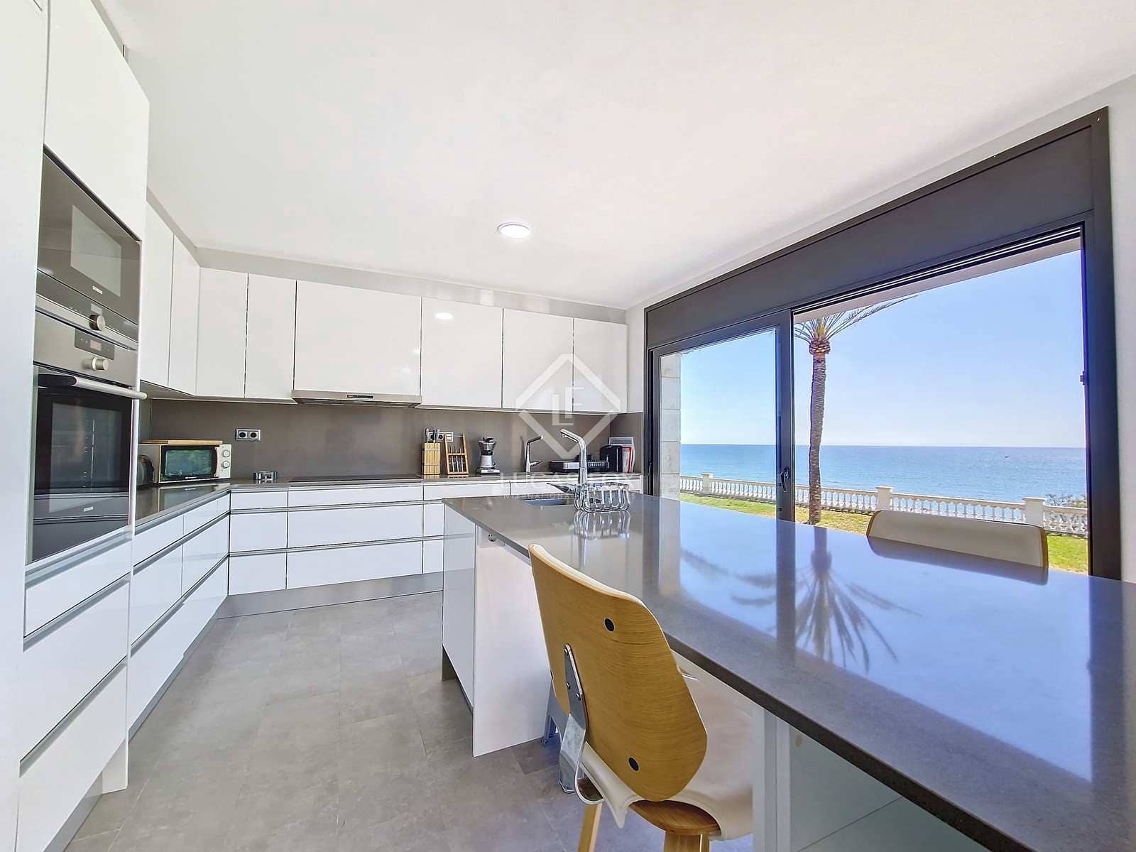 5 soveværelse Villa til leje i Vilanova i la Geltru med garage - € 8.000 (Ref: 8243514)