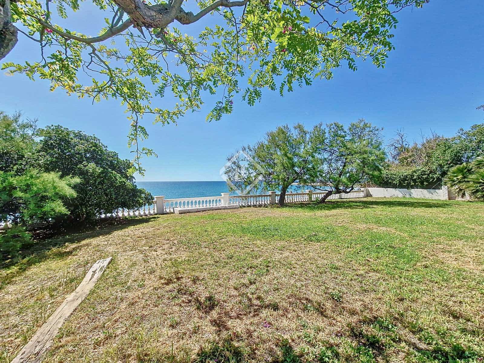 5 soveværelse Villa til leje i Vilanova i la Geltru med garage - € 8.000 (Ref: 8243514)