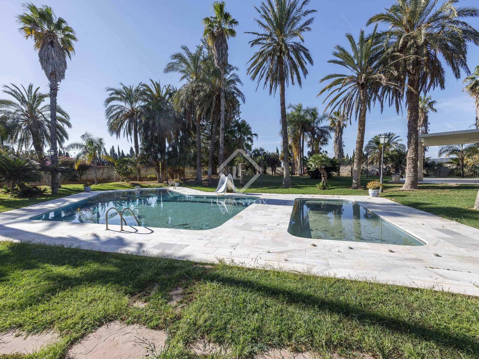 7 soveværelse Villa til salg i La Pobla de Vallbona med swimmingpool garage - € 1.950.000 (Ref: 8244413)