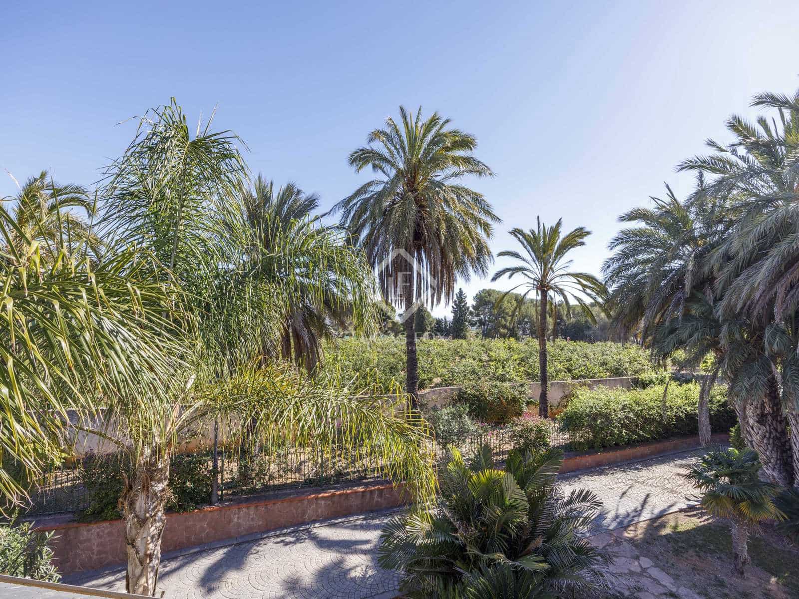 7 soveværelse Villa til salg i La Pobla de Vallbona med swimmingpool garage - € 1.950.000 (Ref: 8244413)