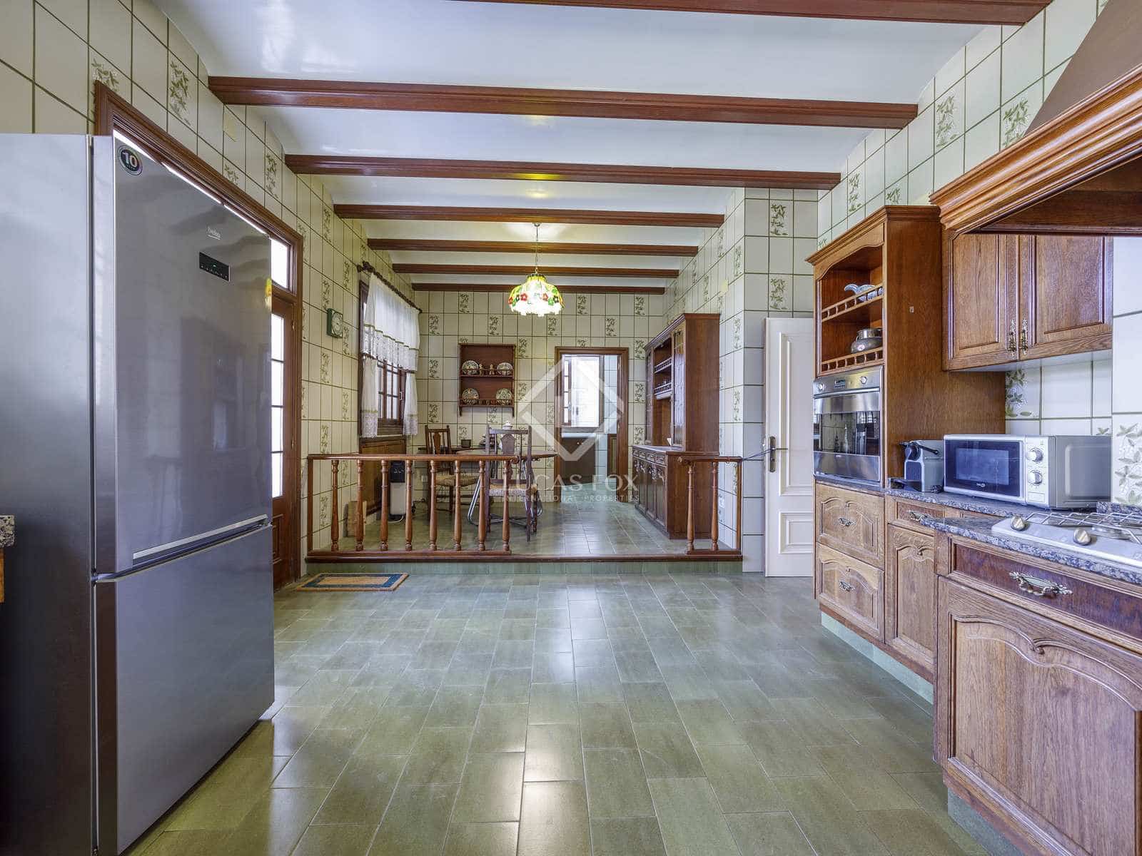 7 soveværelse Villa til salg i La Pobla de Vallbona med swimmingpool garage - € 1.950.000 (Ref: 8244413)