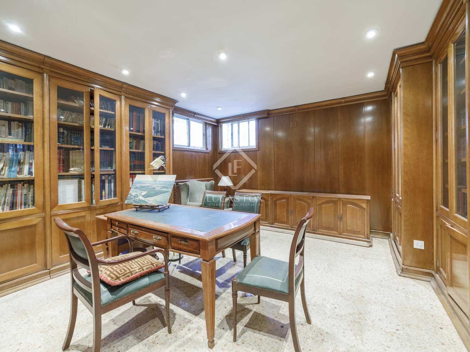 7 soveværelse Villa til salg i La Pobla de Vallbona med swimmingpool garage - € 1.950.000 (Ref: 8244413)