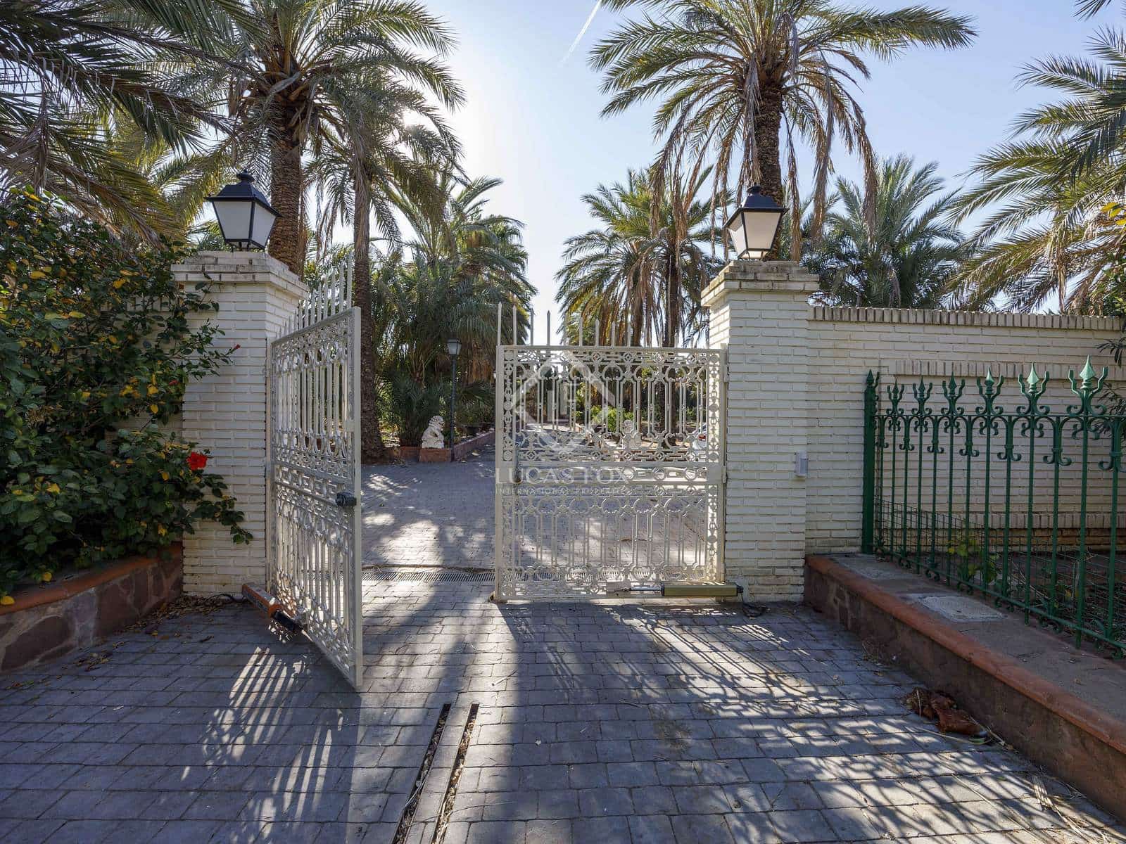 7 soveværelse Villa til salg i La Pobla de Vallbona med swimmingpool garage - € 1.950.000 (Ref: 8244413)