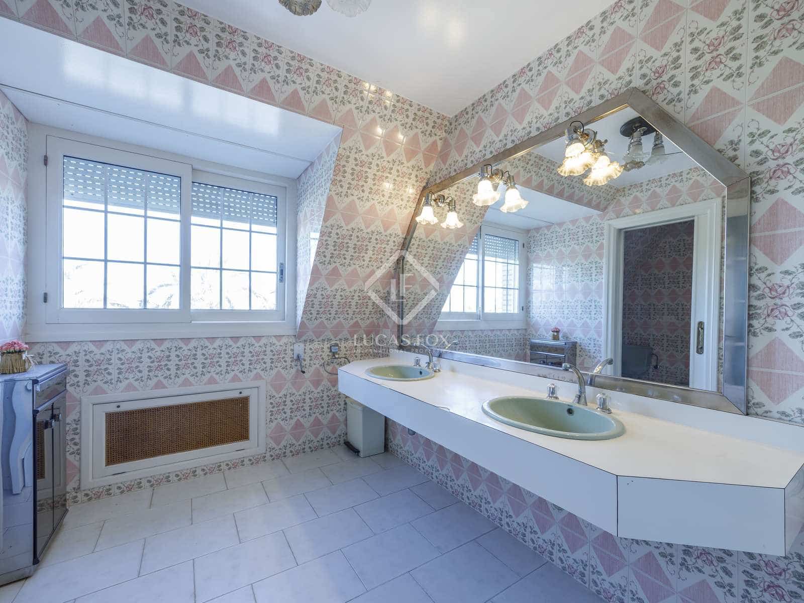 7 soveværelse Villa til salg i La Pobla de Vallbona med swimmingpool garage - € 1.950.000 (Ref: 8244413)