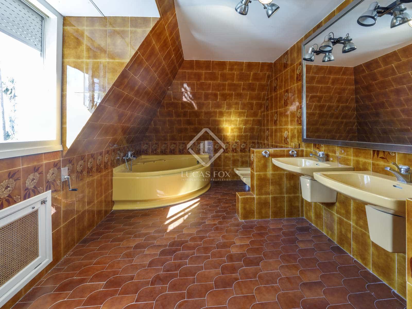 7 soveværelse Villa til salg i La Pobla de Vallbona med swimmingpool garage - € 1.950.000 (Ref: 8244413)