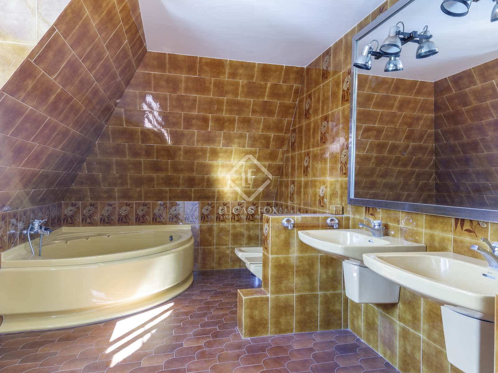 7 soveværelse Villa til salg i La Pobla de Vallbona med swimmingpool garage - € 1.950.000 (Ref: 8244413)