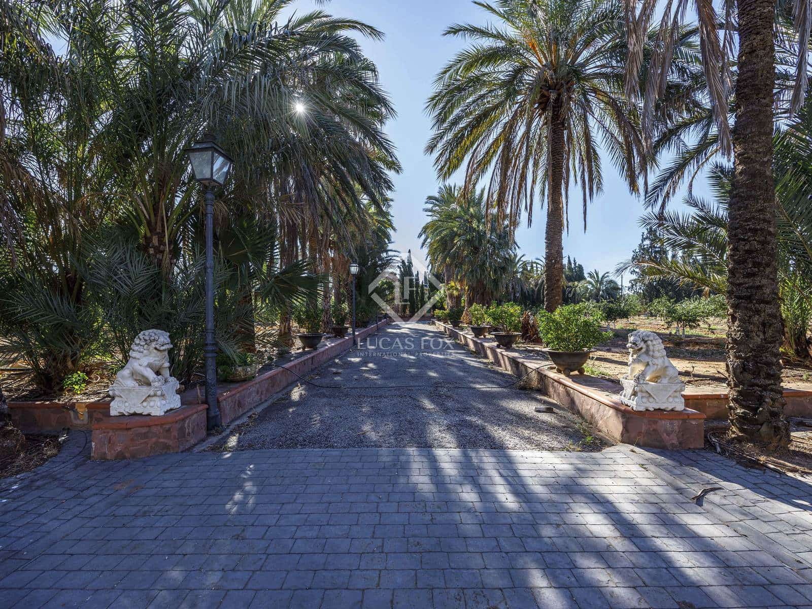 7 soveværelse Villa til salg i La Pobla de Vallbona med swimmingpool garage - € 1.950.000 (Ref: 8244413)