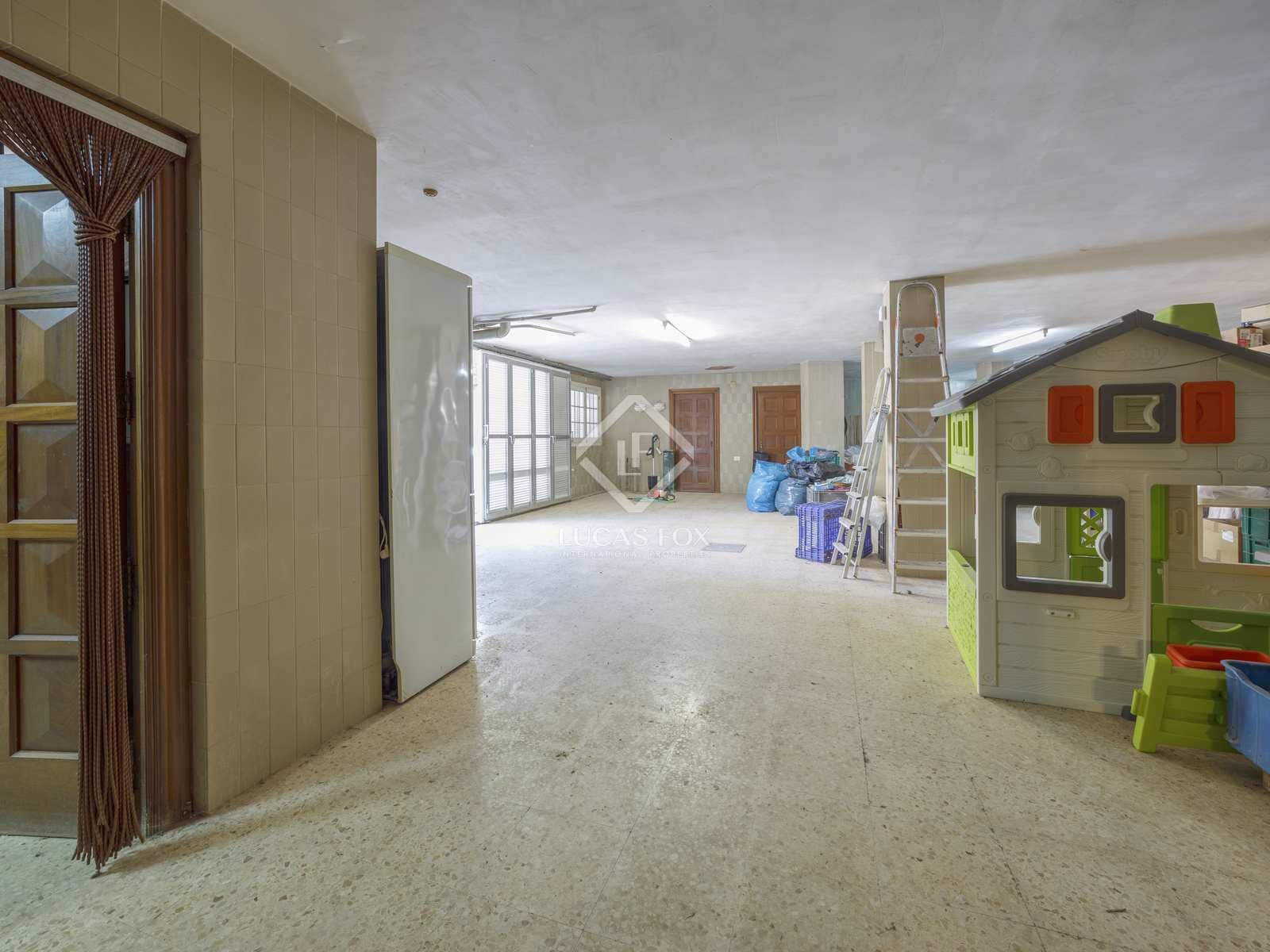 7 soveværelse Villa til salg i La Pobla de Vallbona med swimmingpool garage - € 1.950.000 (Ref: 8244413)