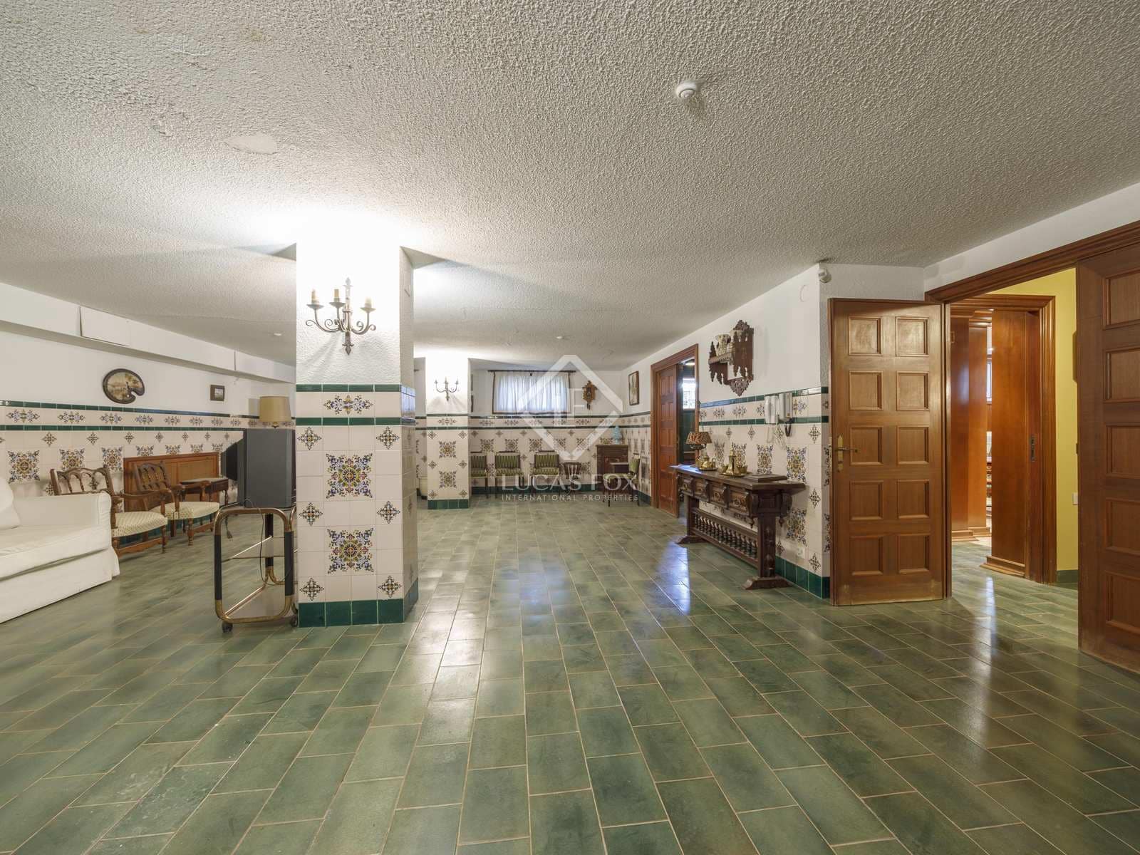 7 soveværelse Villa til salg i La Pobla de Vallbona med swimmingpool garage - € 1.950.000 (Ref: 8244413)