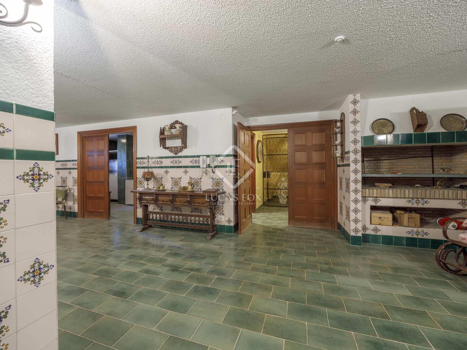 7 soveværelse Villa til salg i La Pobla de Vallbona med swimmingpool garage - € 1.950.000 (Ref: 8244413)