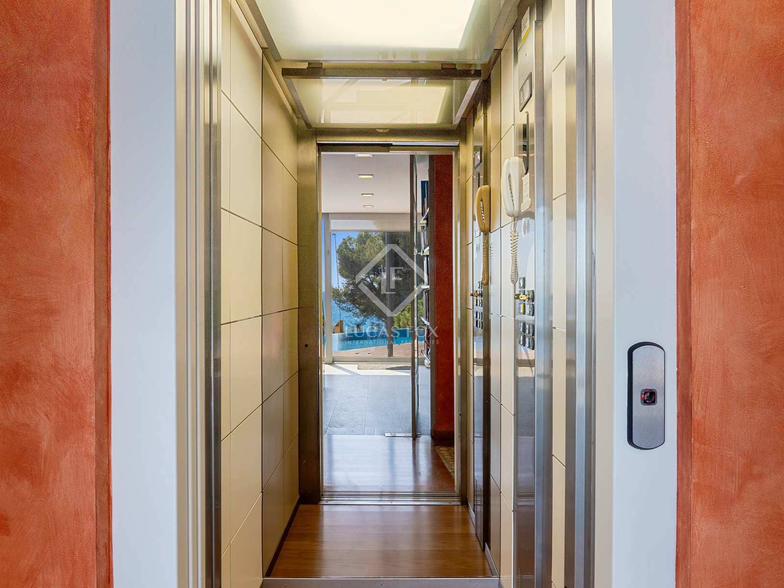 4 slaapkamer Villa te koop in Tamarit met zwembad garage - € 2.490.000 (Ref: 8246471)