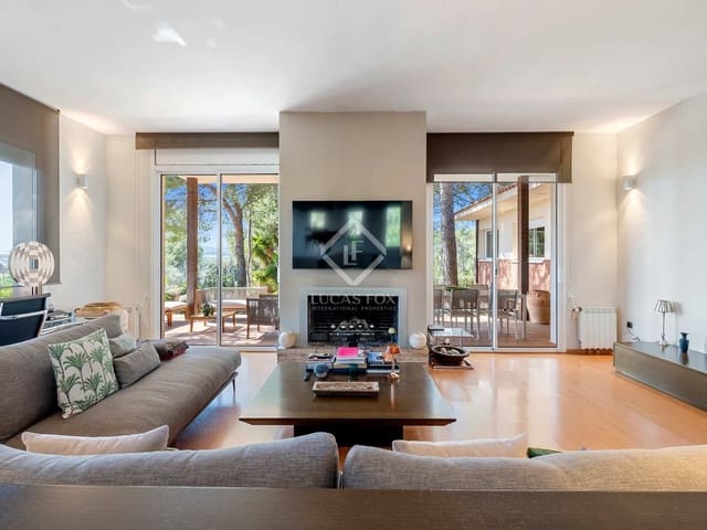 5 bedroom Villa for sale in Tarragona city with garage - € 945,000 (Ref: 8248395)