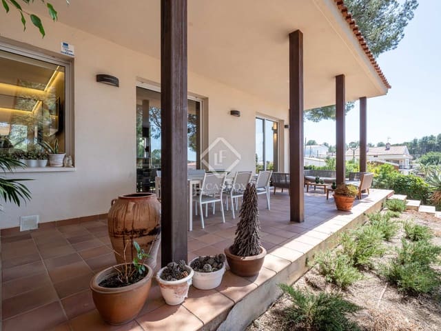 5 slaapkamer Villa te koop in Tarragona stad met garage - € 945.000 (Ref: 8248395)