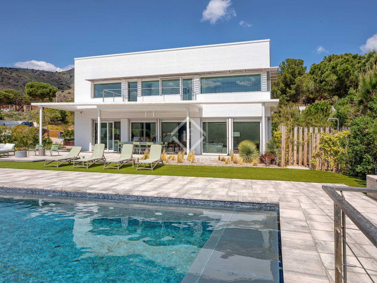 6 soveværelse Villa til salg i Colera med swimmingpool garage - € 2.950.000 (Ref: 8254657)