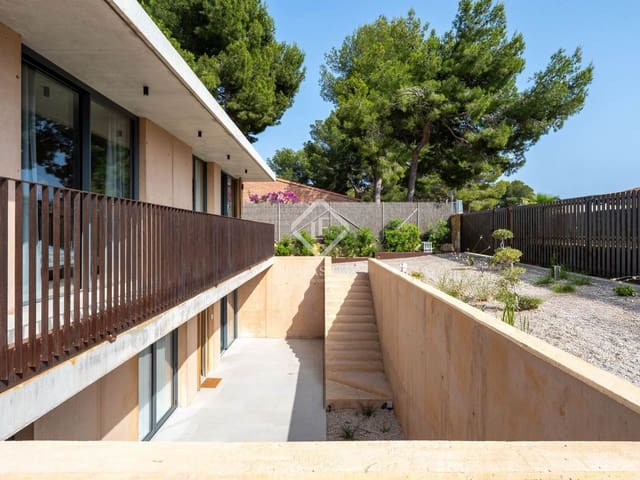 5 bedroom Villa for sale in Tarragona city with pool garage - € 1,795,000 (Ref: 8258076)