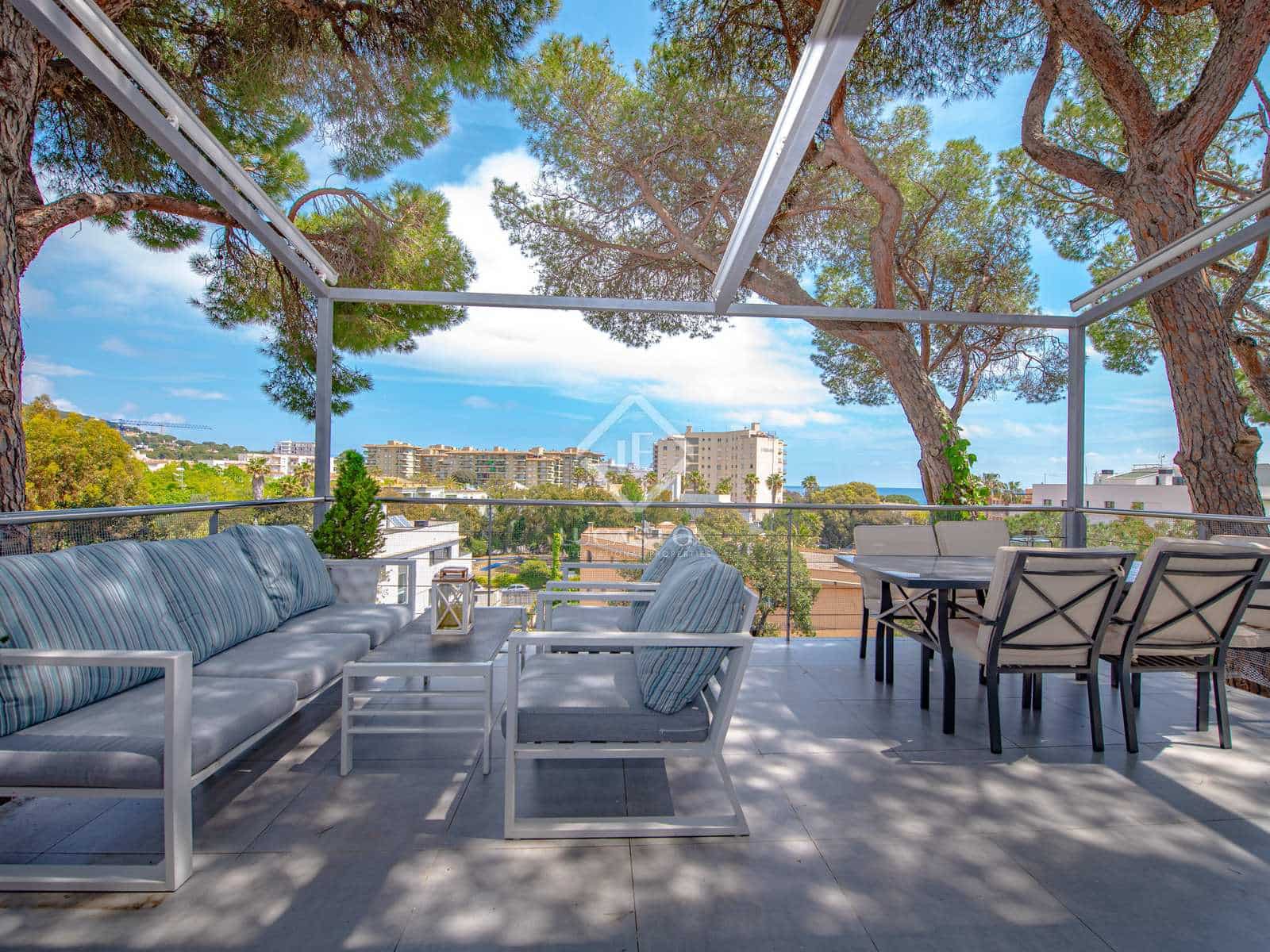 5 soveværelse Villa til salg i Platja d'Aro med garage - € 950.000 (Ref: 8270609)