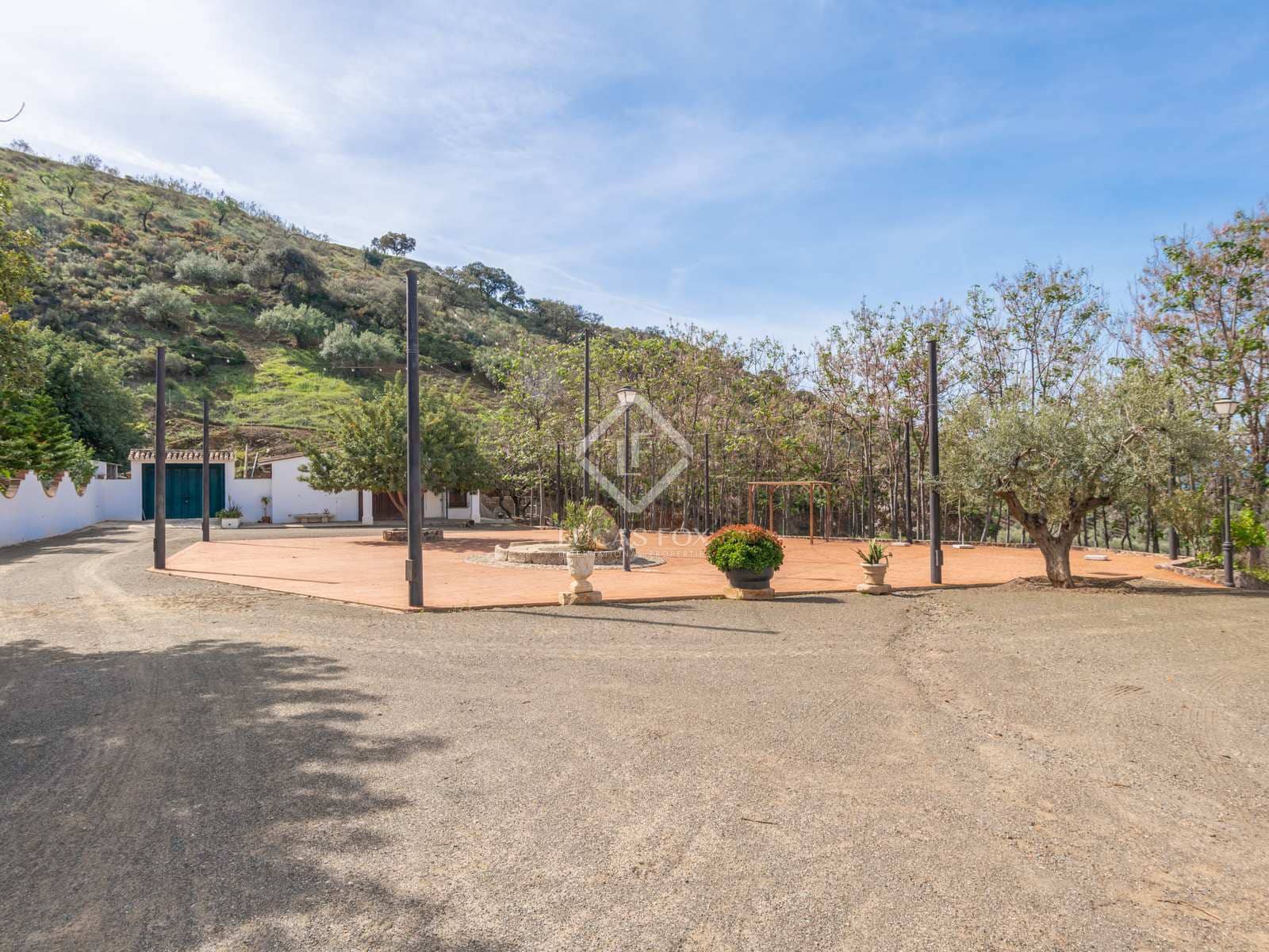 10 sypialnia Finka/Dom wiejski na sprzedaż w Miasto Malaga z basenem garażem - 2 200 000 € (Ref: 8277623)