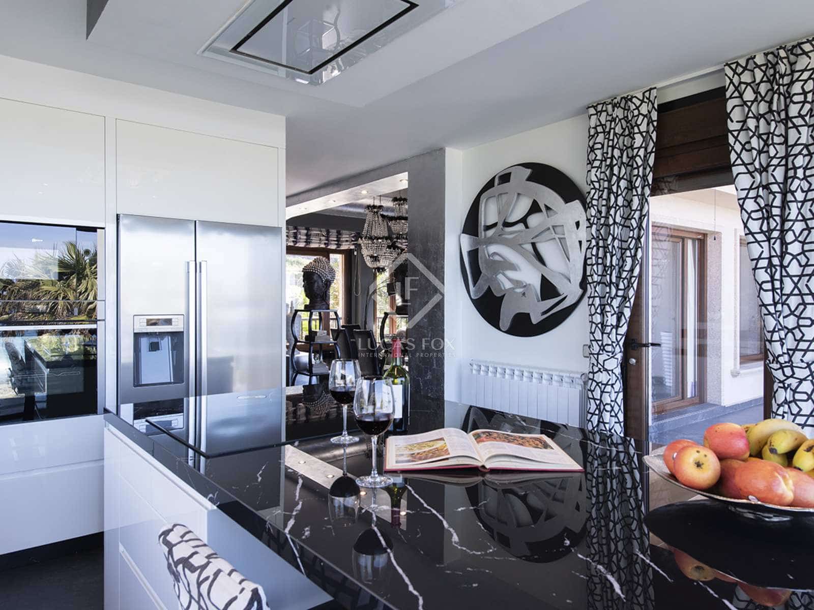 4 soverom Villa til salgs i Oia med svømmebasseng garasje - € 1 800 000 (Ref: 8279833)