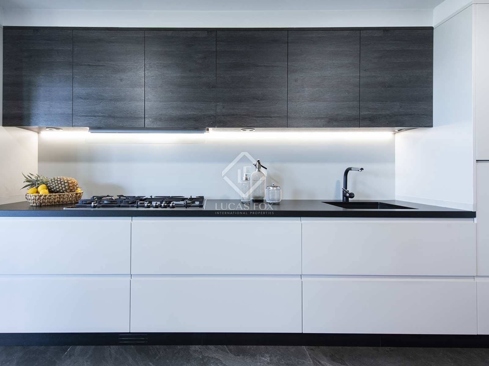 4 soverom Villa til salgs i Oia med svømmebasseng garasje - € 1 800 000 (Ref: 8279833)