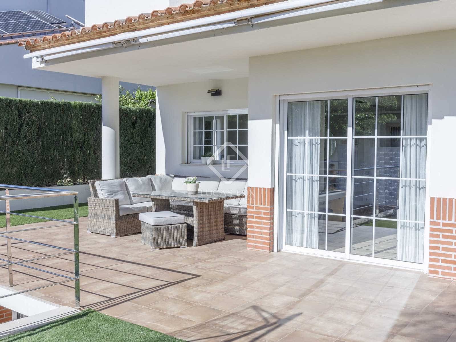 6 Zimmer Villa zu verkaufen in Pucol mit Pool Garage - 1.150.000 € (Ref: 8288269)