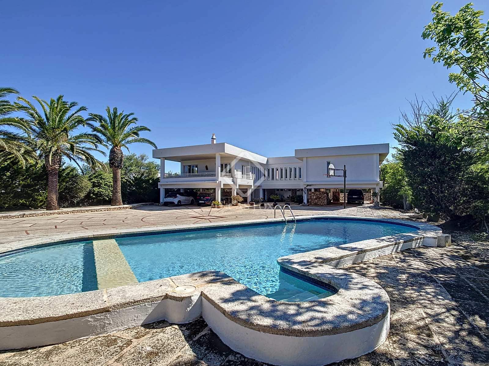 6 bedroom Villa for sale in Ciutadella de Menorca with pool garage - € 925,000 (Ref: 8293625)