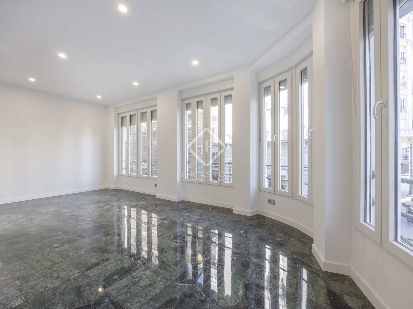 2 sovrum Lägenhet att hyra i Valencia stad - 1 900 € (Ref: 8296974)