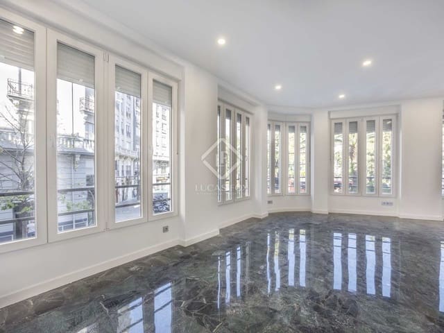 2 soverom Leilighet til leie i Valencia by - € 1 900 (Ref: 8296974)