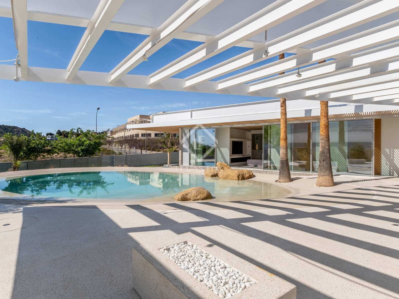 6 soverom Villa til salgs i Alicante by med svømmebasseng - € 3 500 000 (Ref: 8297235)