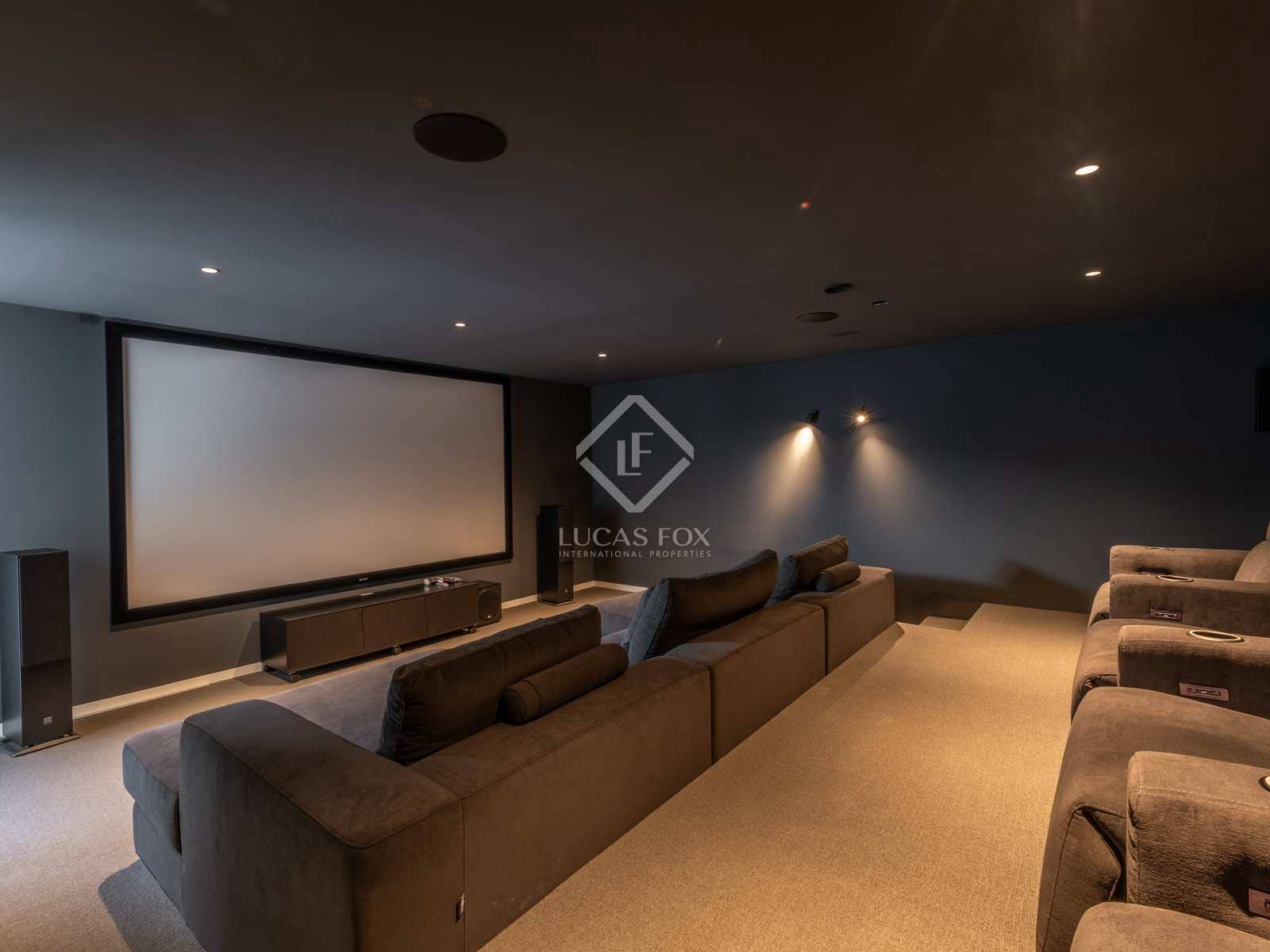 6 soverom Villa til salgs i Alicante by med svømmebasseng - € 3 500 000 (Ref: 8297235)