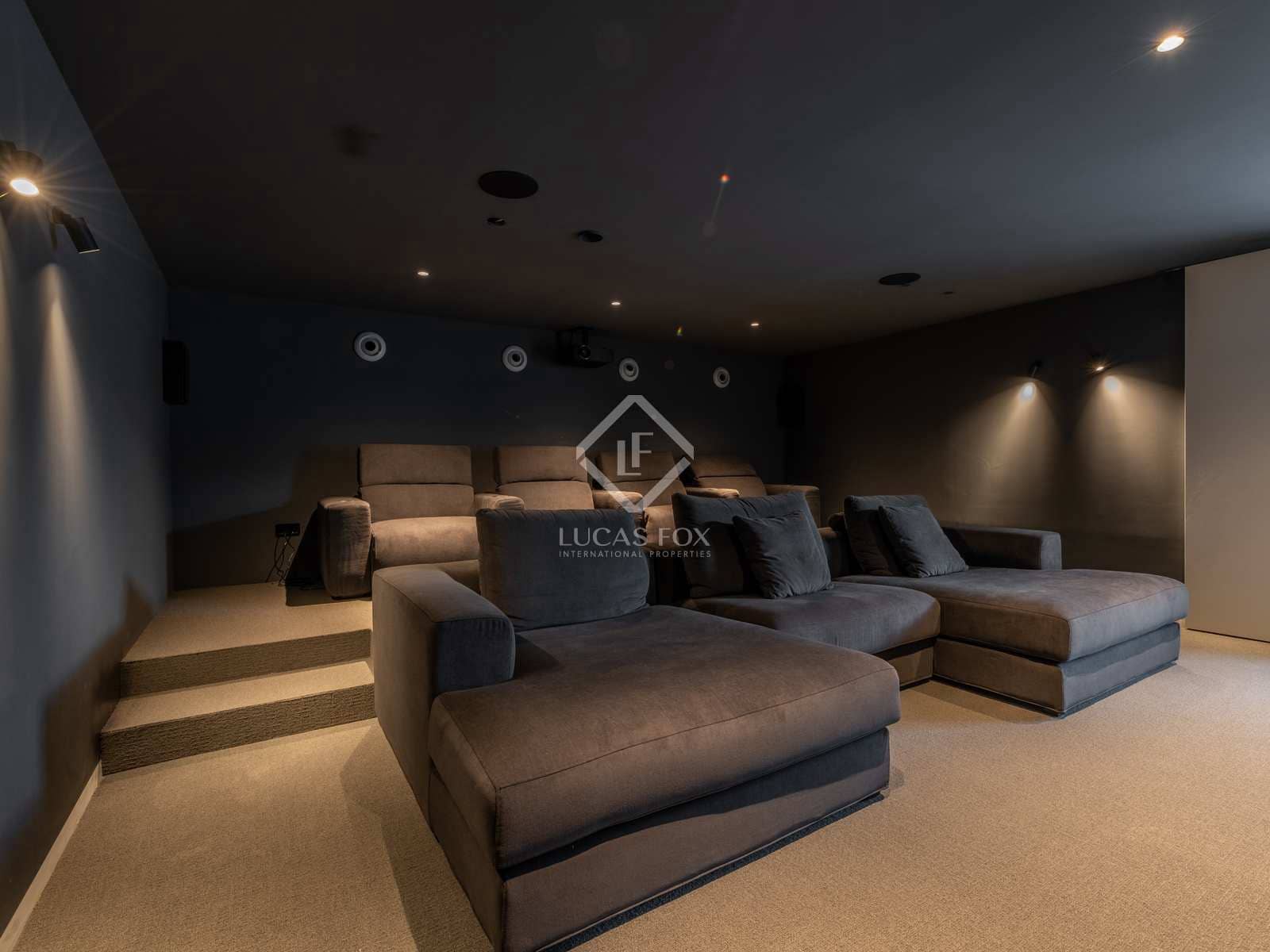 6 soverom Villa til salgs i Alicante by med svømmebasseng - € 3 500 000 (Ref: 8297235)