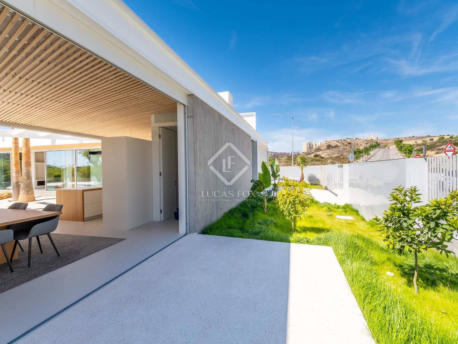 6 soverom Villa til salgs i Alicante by med svømmebasseng - € 3 500 000 (Ref: 8297235)