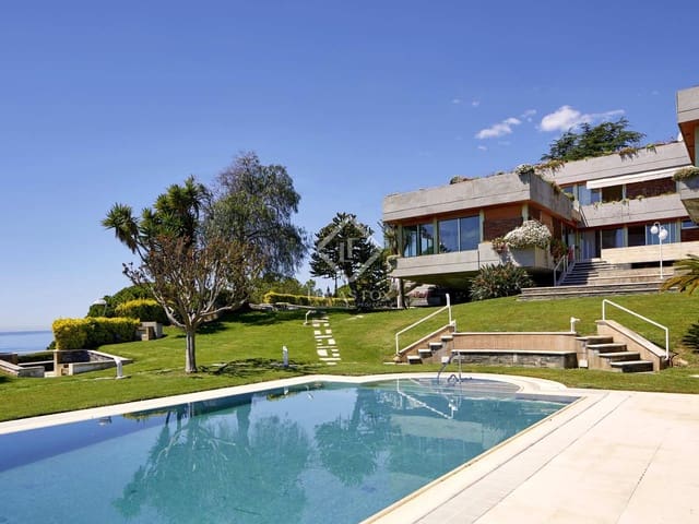 8 bedroom Villa for sale in Arenys de Mar with pool garage - € 1,875,000 (Ref: 8299175)