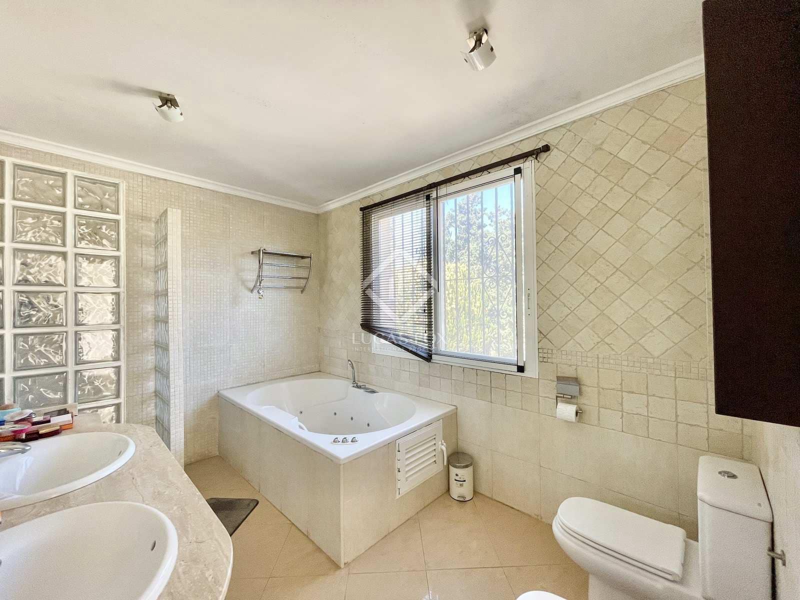 6 bedroom Villa for sale in Alicante / Alacant city with pool garage - € 1,590,000 (Ref: 8307705)