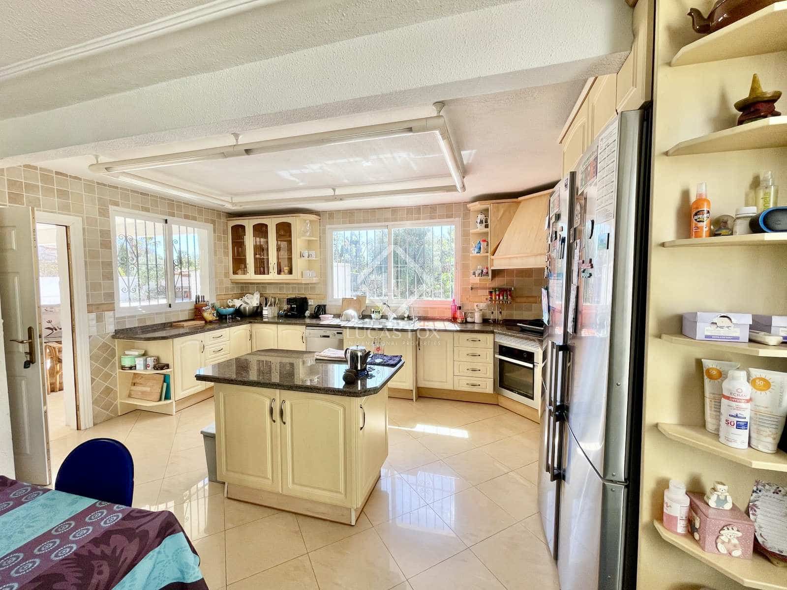 6 bedroom Villa for sale in Alicante / Alacant city with pool garage - € 1,590,000 (Ref: 8307705)