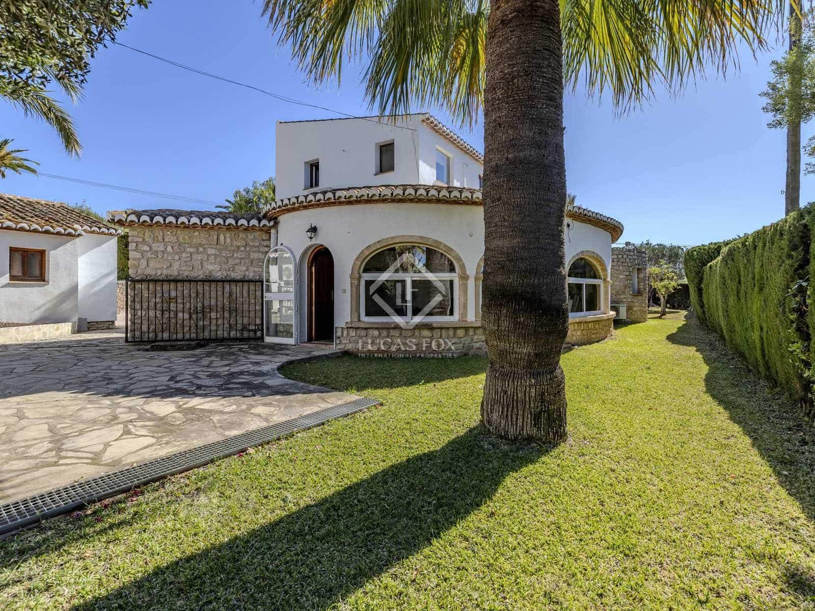 6 bedroom Villa for sale in Javea / Xabia with pool garage - € 1,590,000 (Ref: 8307706)