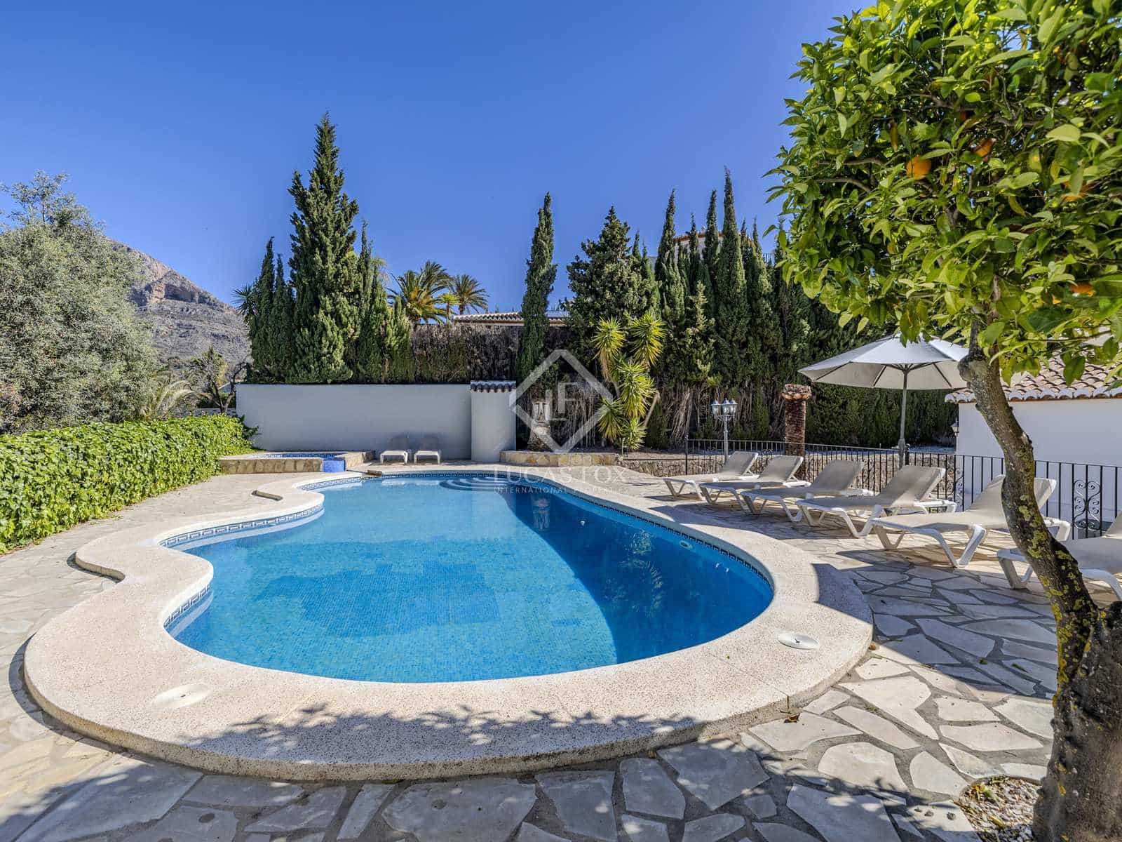 6 bedroom Villa for sale in Javea / Xabia with pool garage - € 1,590,000 (Ref: 8307706)