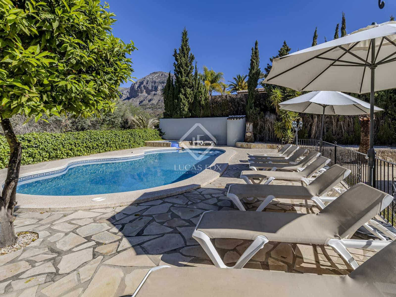 6 bedroom Villa for sale in Javea / Xabia with pool garage - € 1,590,000 (Ref: 8307706)