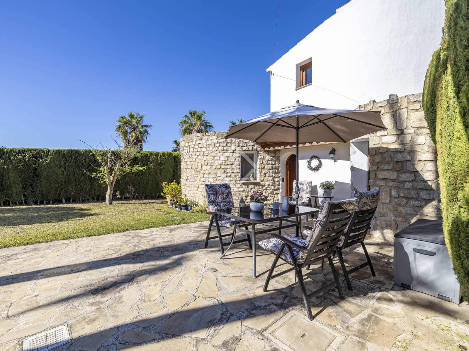 6 bedroom Villa for sale in Javea / Xabia with pool garage - € 1,590,000 (Ref: 8307706)