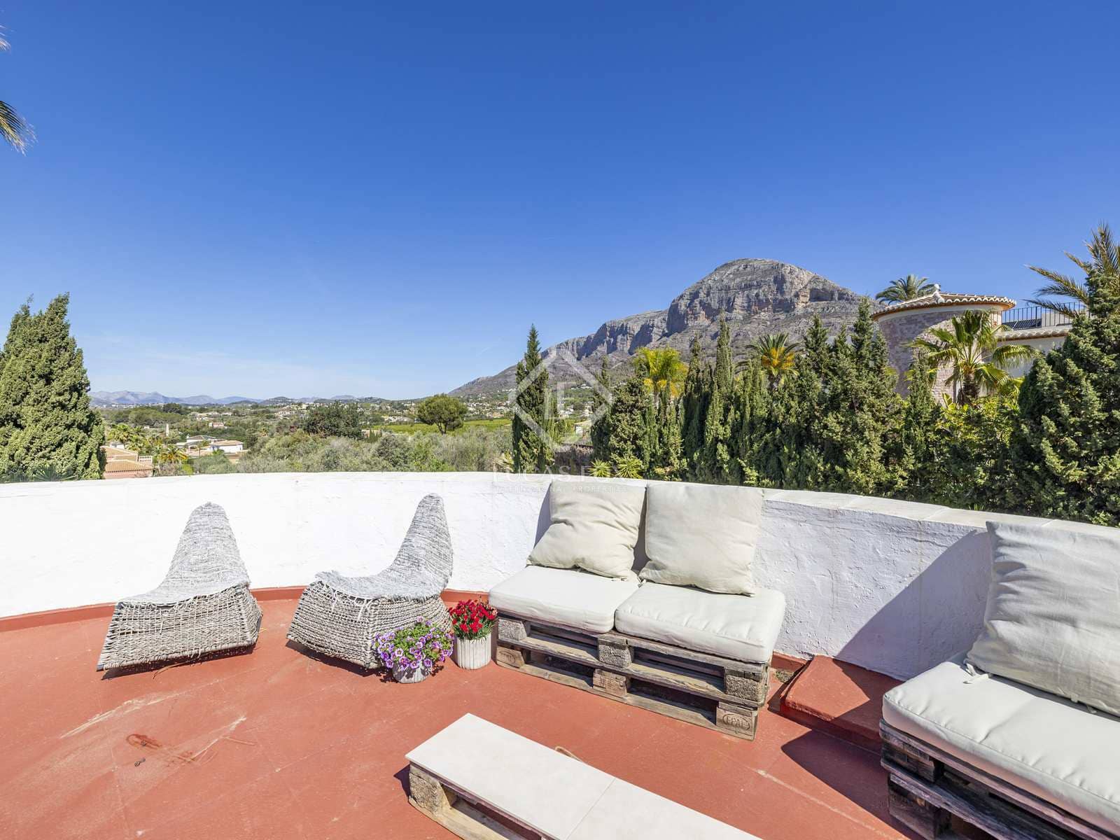 6 bedroom Villa for sale in Javea / Xabia with pool garage - € 1,590,000 (Ref: 8307706)