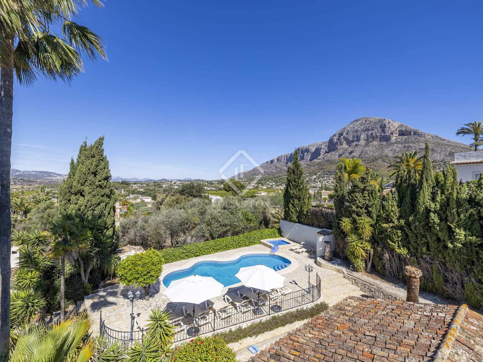 6 bedroom Villa for sale in Javea / Xabia with pool garage - € 1,590,000 (Ref: 8307706)