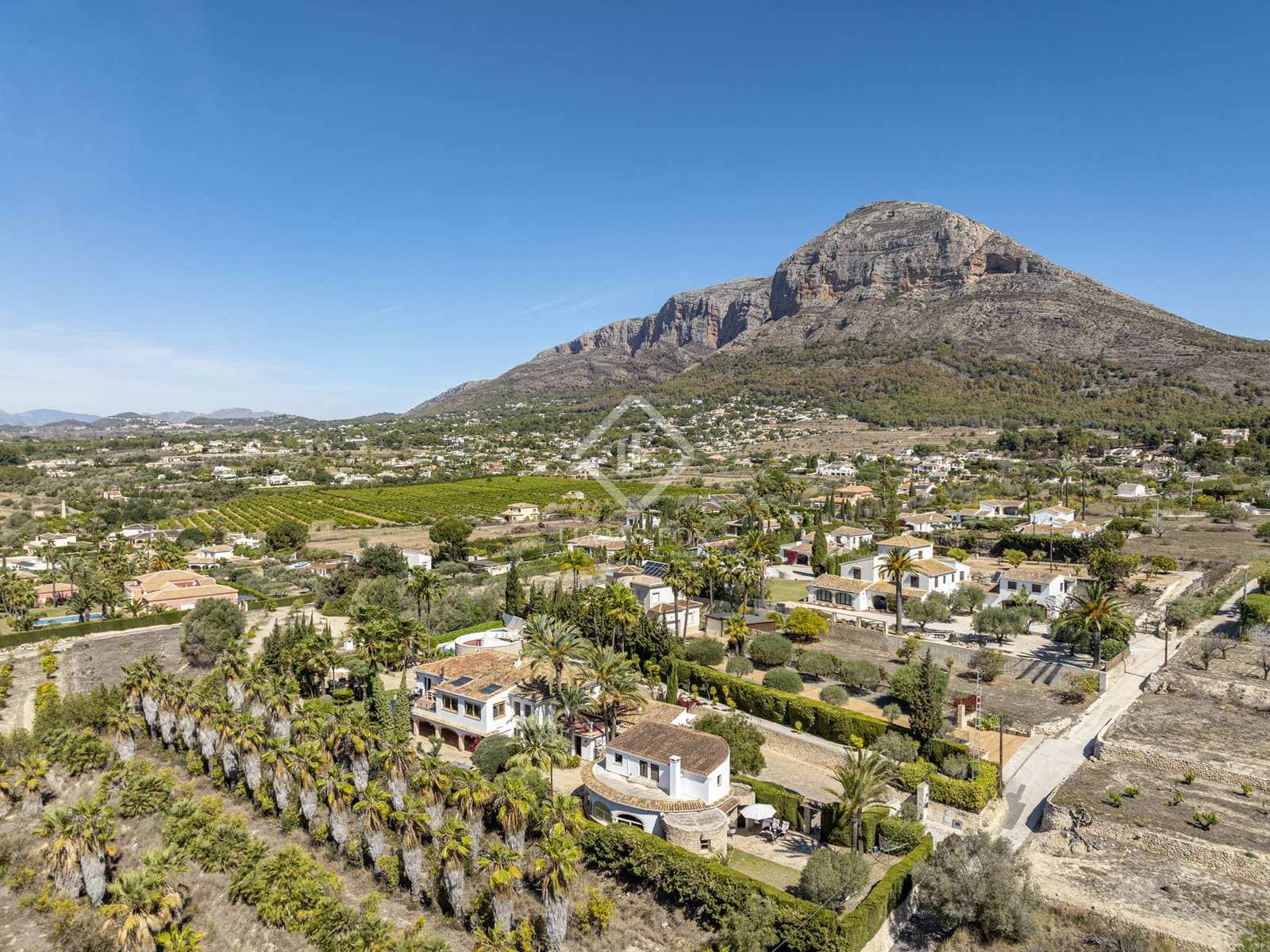 6 bedroom Villa for sale in Javea / Xabia with pool garage - € 1,590,000 (Ref: 8307706)