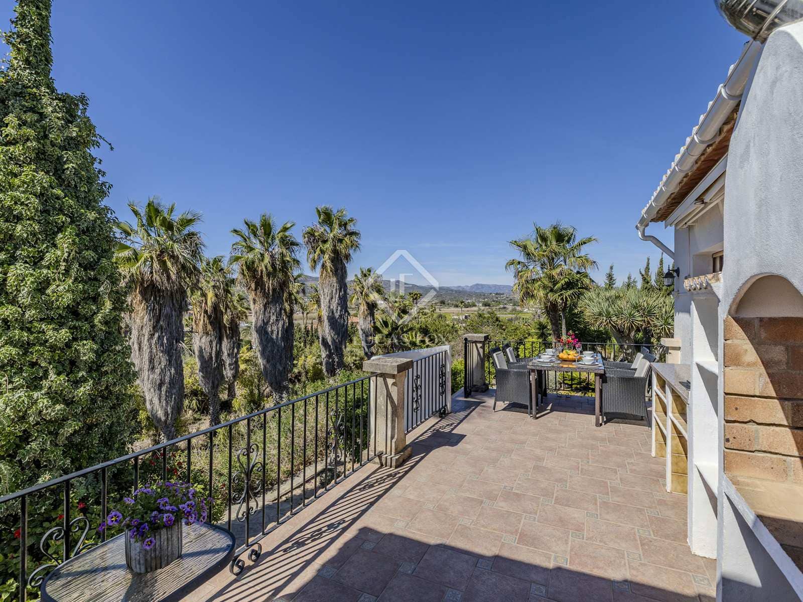 6 bedroom Villa for sale in Javea / Xabia with pool garage - € 1,590,000 (Ref: 8307706)